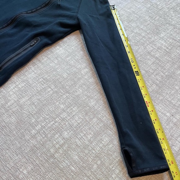 Nike Tech Fleece Hoodie - Picture 4 of 6